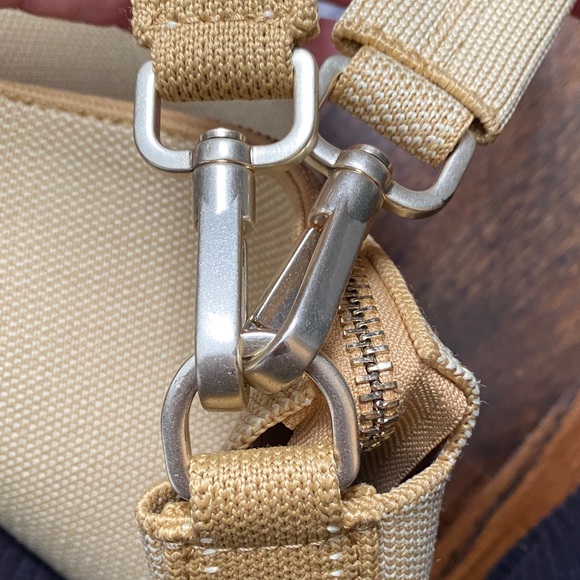 Rothys- The Daily Crossbody- Golden Wheat - Picture 15 of 15